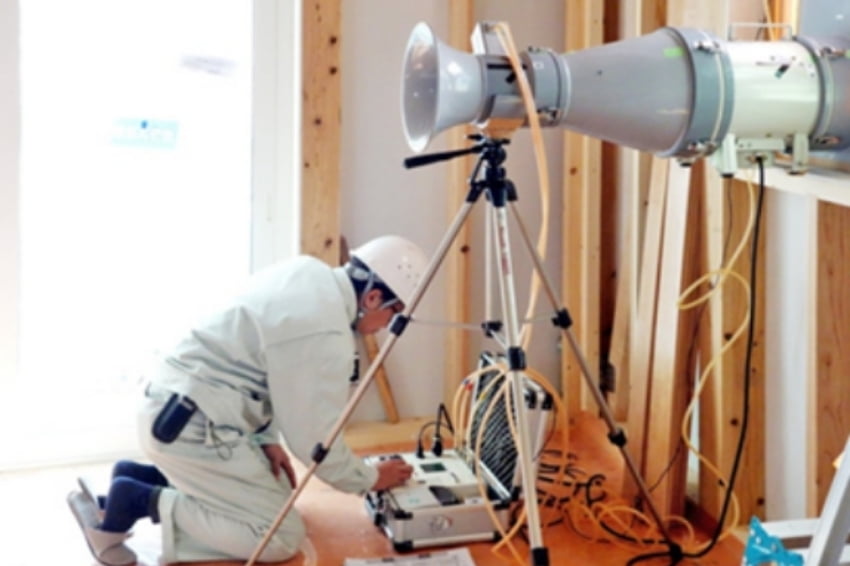 自信があるからできる 全棟気密検査を実施 (C値測定)