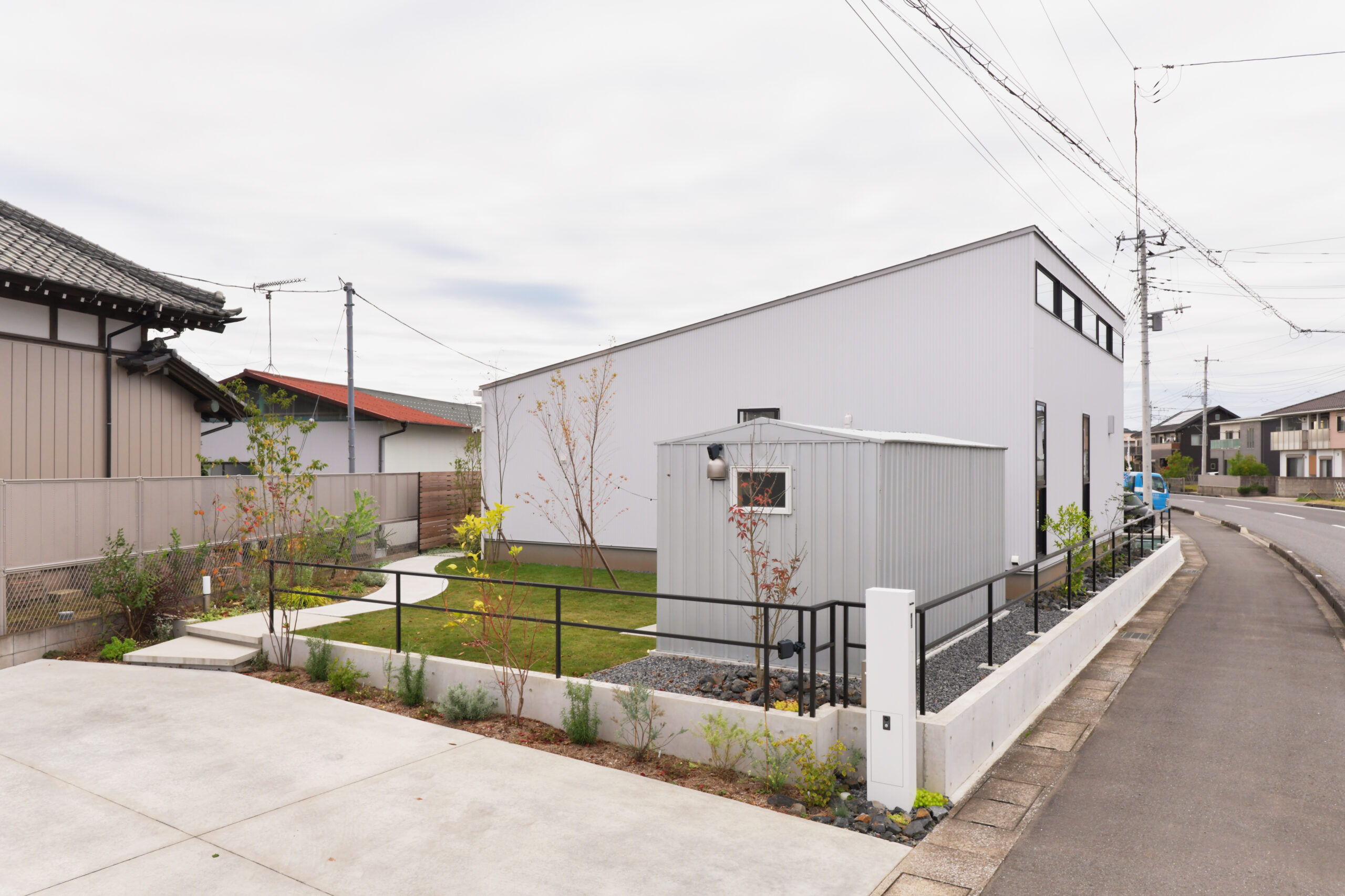 玄関から1秒で家族に会える家【規格住宅】